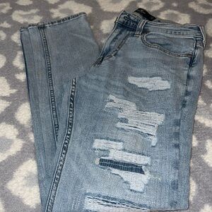 Barely worn jeans size 28/30 men’s hollister skinny distressed